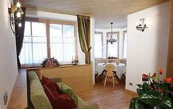 Apartments Sol E Nef Rocca Pietore Aparthotel